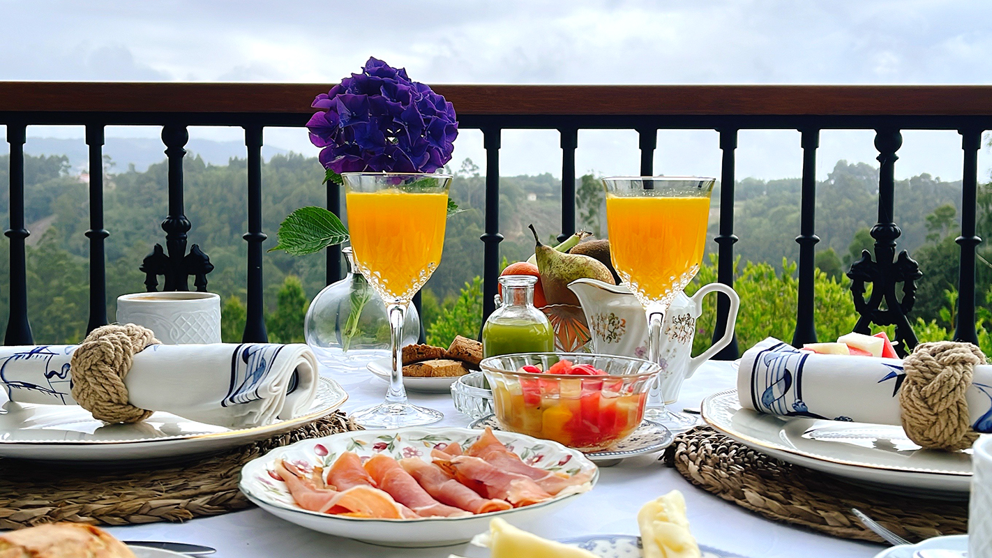 Hotel Playa de Aguilar presentación desayuno